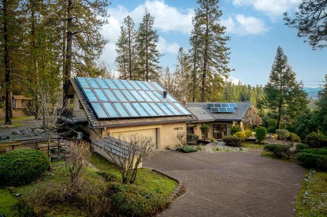 20990 Tiger Tail Rd, Grass Valley, CA 95949