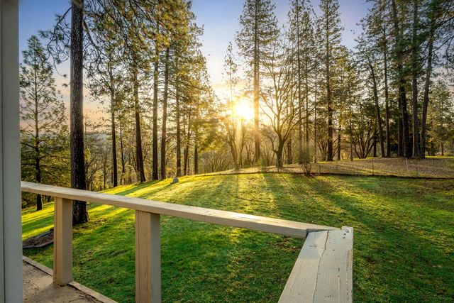 20990 Tiger Tail Rd, Grass Valley, CA 95949