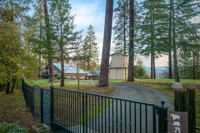 20990 Tiger Tail Rd, Grass Valley, CA 95949