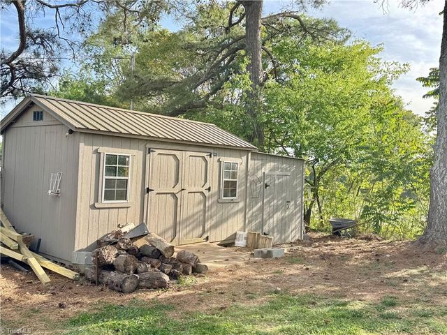 837 Sink Farm Road, Lexington, NC 27295