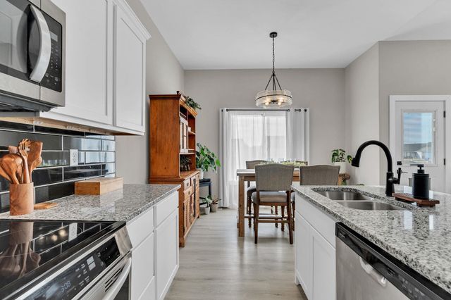 725 N Wakefield Ave, Valley Center, KS 67147