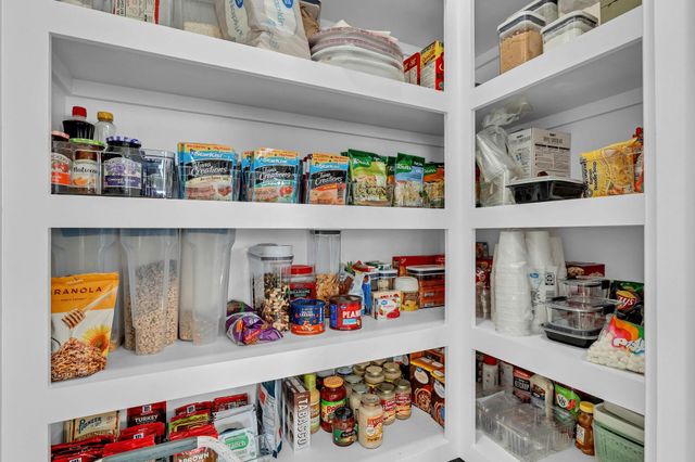 725 N Wakefield Ave, Valley Center, KS 67147