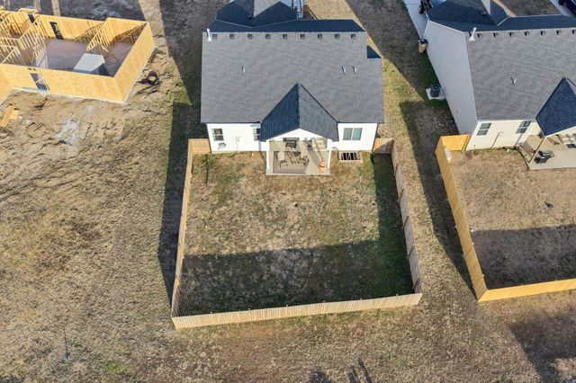 725 N Wakefield Ave, Valley Center, KS 67147