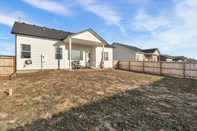 725 N Wakefield Ave, Valley Center, KS 67147