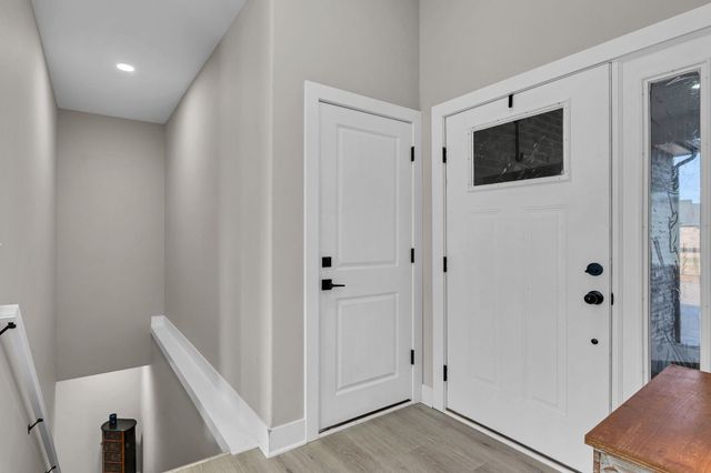 725 N Wakefield Ave, Valley Center, KS 67147