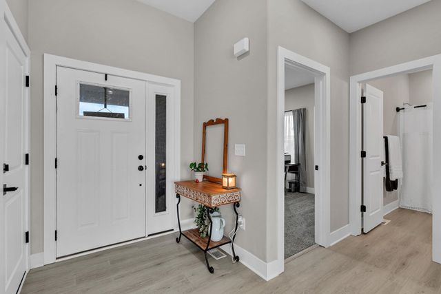 725 N Wakefield Ave, Valley Center, KS 67147