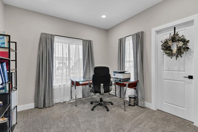 725 N Wakefield Ave, Valley Center, KS 67147