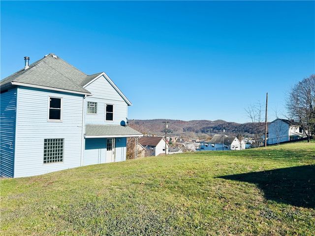 403 Lowell Street, Vandergrift, PA 15690