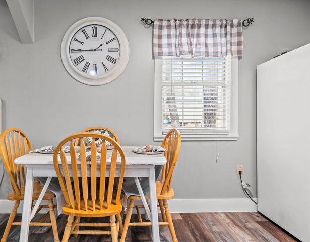 40 Long Point Rd, Linden, TN 37096