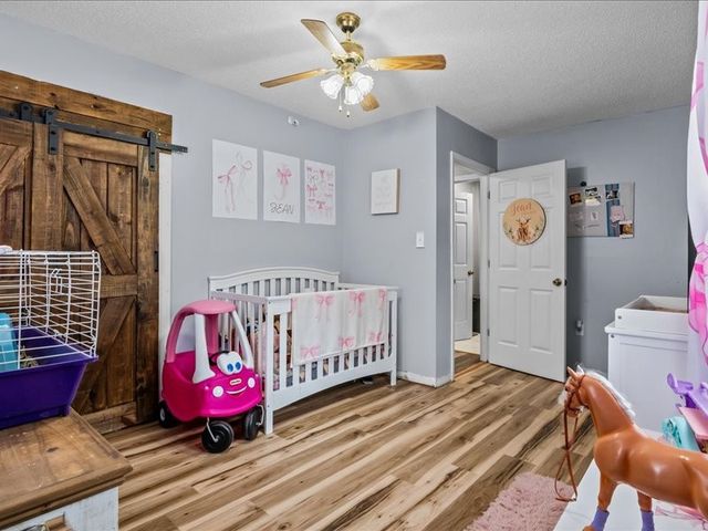 40 Long Point Rd, Linden, TN 37096