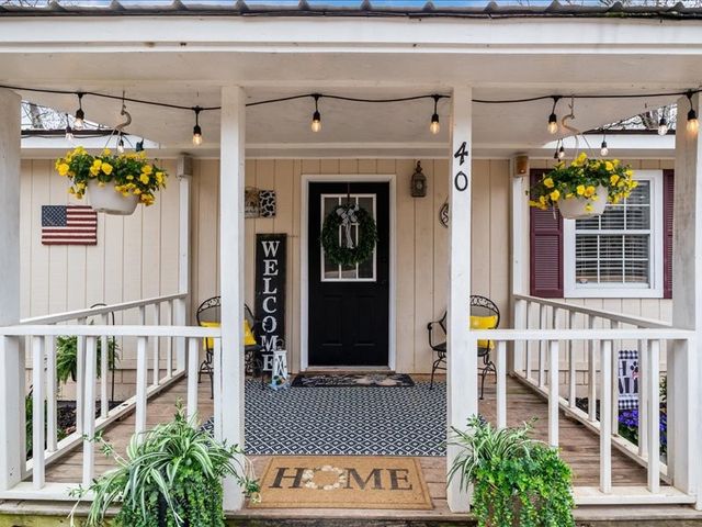 40 Long Point Rd, Linden, TN 37096