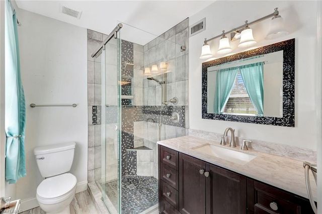 1965 Courtyard WAY E-106, Naples, FL 34112