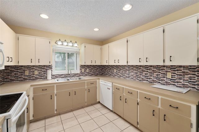 8841 SW 91ST STREET B, Ocala, FL 34481