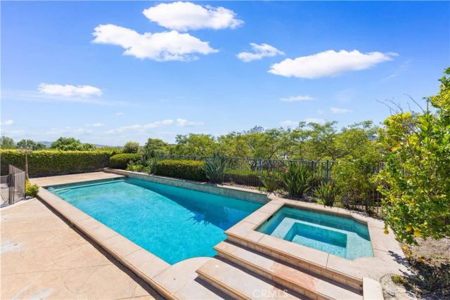 7 River Rock, Coto De Caza, CA 92679