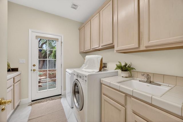 3203 Morro Bay Ave, Davis, CA 95616