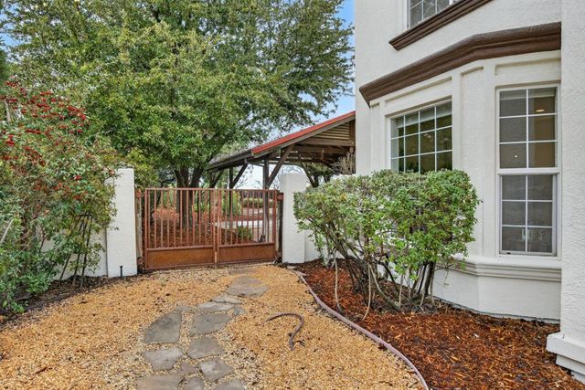 3203 Morro Bay Ave, Davis, CA 95616