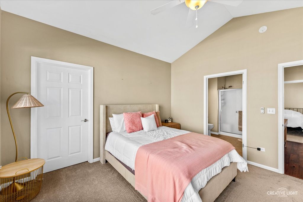 Image 17 of property listing at 1850 FOXRIDGE Court, Aurora, IL 60502