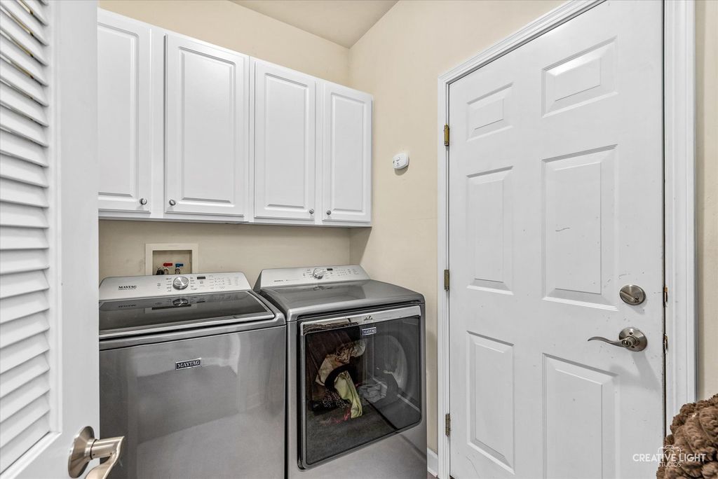 Image 20 of property listing at 1850 FOXRIDGE Court, Aurora, IL 60502