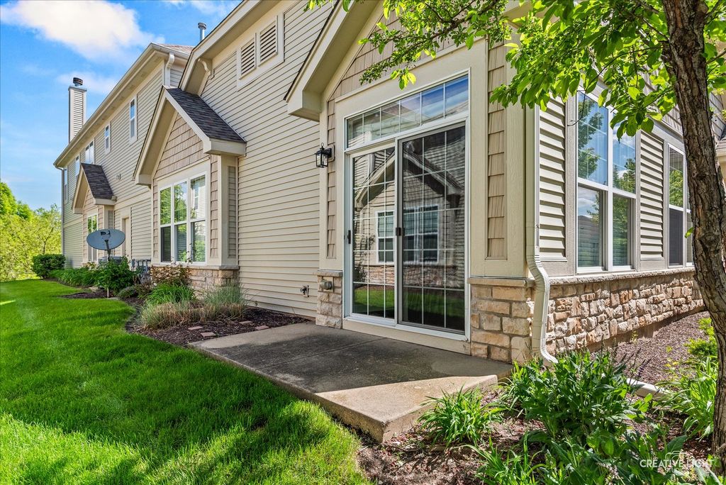 Image 22 of property listing at 1850 FOXRIDGE Court, Aurora, IL 60502