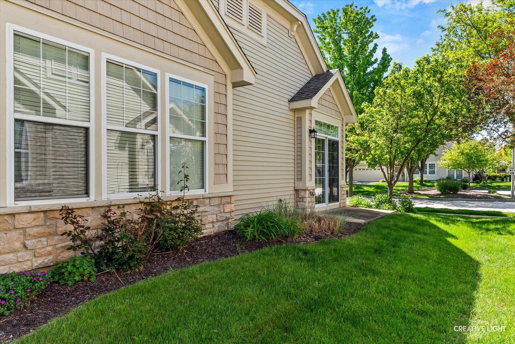 Image 23 of property listing at 1850 FOXRIDGE Court, Aurora, IL 60502