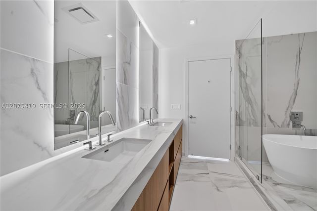 1400 Biscayne Blvd 1502, Miami, FL 33132