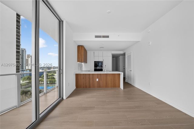 1400 Biscayne Blvd 1502, Miami, FL 33132