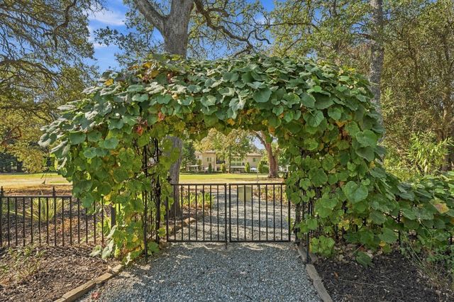 3570 Fairway Dr, Cameron Park, CA 95682