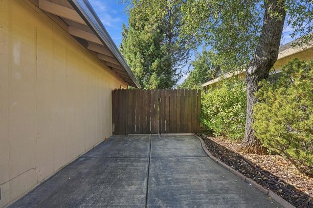 3570 Fairway Dr, Cameron Park, CA 95682