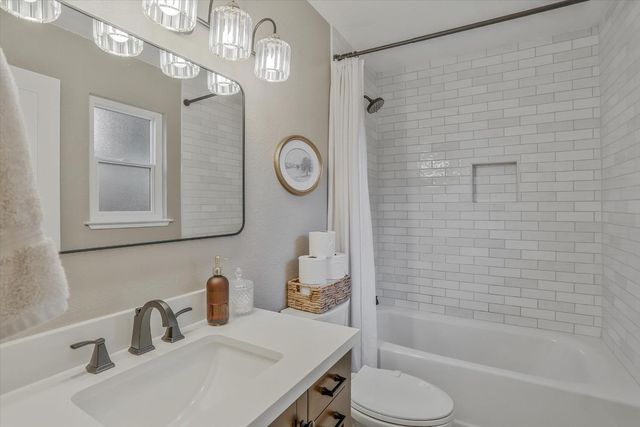 3680 Maple St, Rocklin, CA 95677