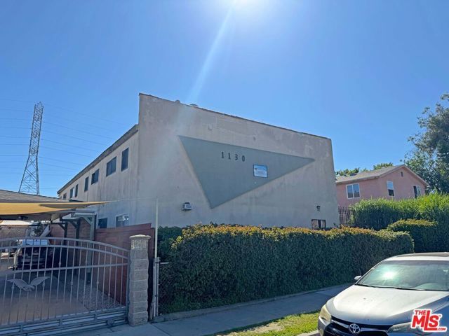 1130 W 97th Street, Los Angeles, CA 90044