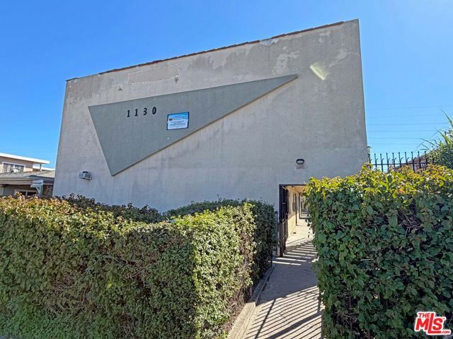 1130 W 97th Street, Los Angeles, CA 90044