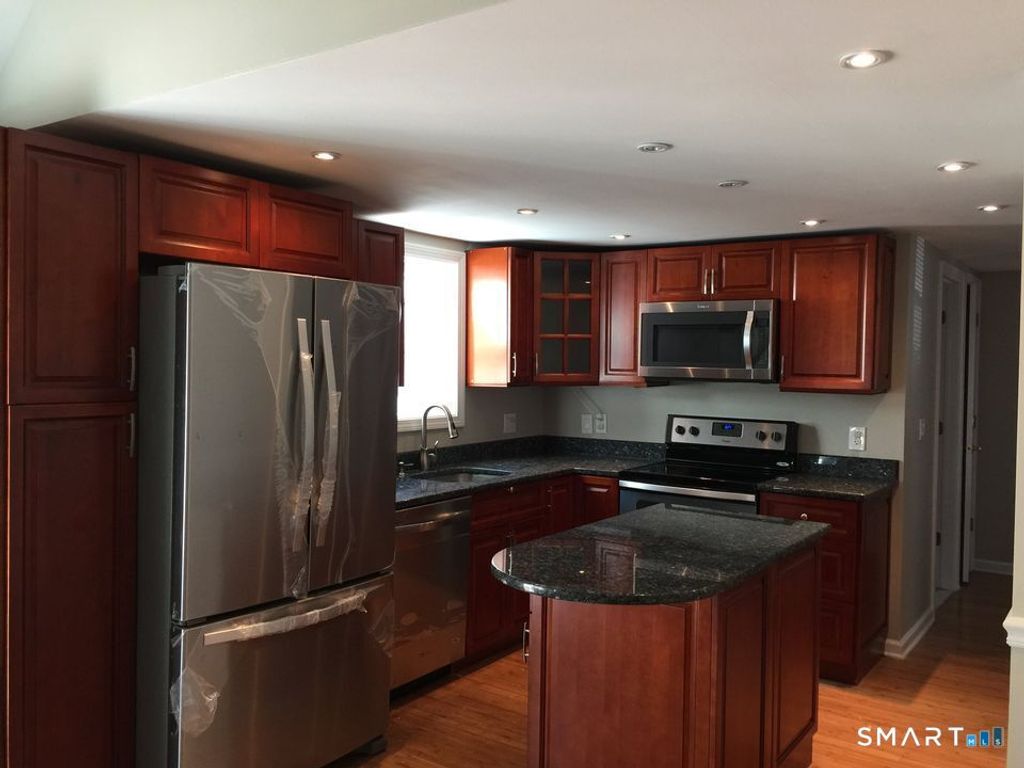 7 Bartlett Manor, Norwalk, CT 06850