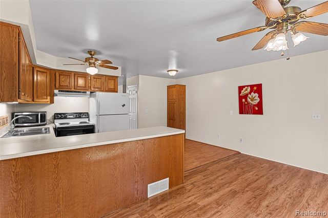 14962 El Dorado Terrace, Warren, MI 48088