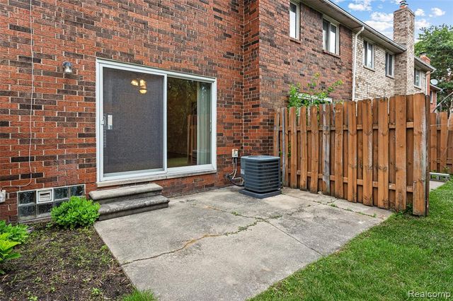 14962 El Dorado Terrace, Warren, MI 48088