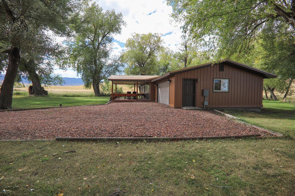 183/185 Road, Big Horn, WY 82833 photo 29
