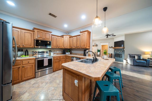 146 Pleasantwood Drive, Maumelle, AR 72113