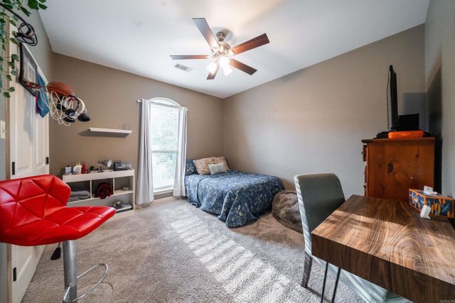146 Pleasantwood Drive, Maumelle, AR 72113