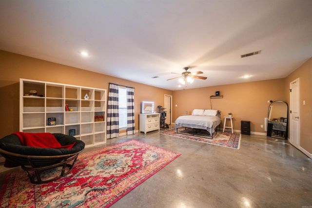 146 Pleasantwood Drive, Maumelle, AR 72113