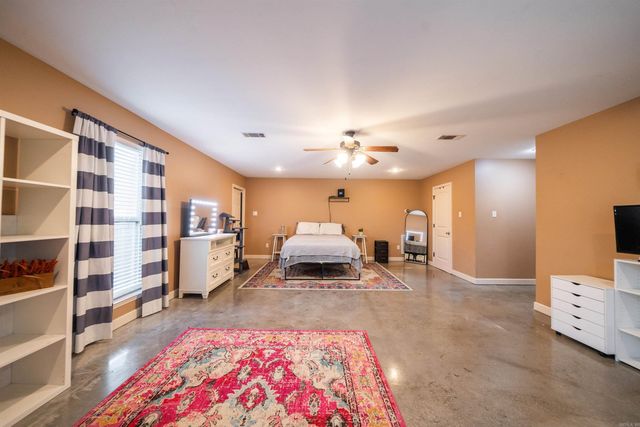 146 Pleasantwood Drive, Maumelle, AR 72113