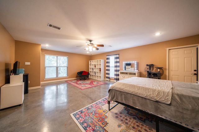 146 Pleasantwood Drive, Maumelle, AR 72113