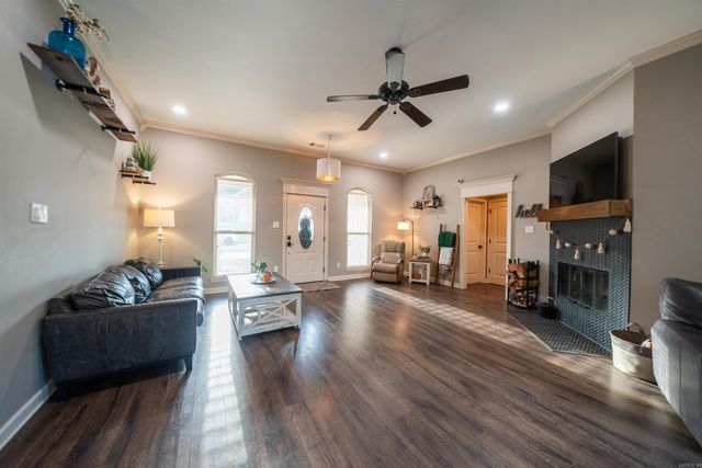 146 Pleasantwood Drive, Maumelle, AR 72113