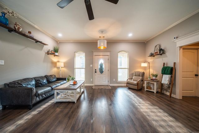 146 Pleasantwood Drive, Maumelle, AR 72113
