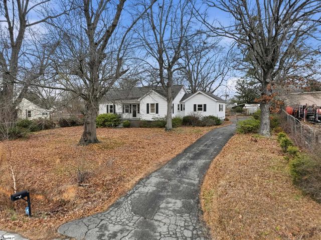 2 Monaghan Circle, Greenville, SC 29617