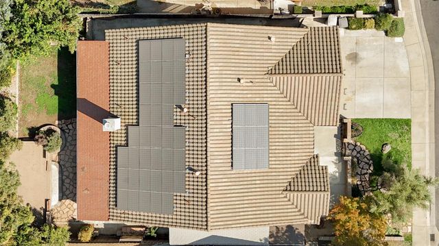 6625 River Mesa Dr, Riverbank, CA 95367