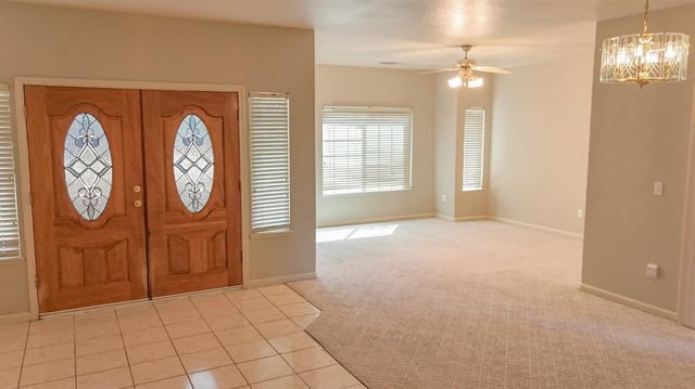 6625 River Mesa Dr, Riverbank, CA 95367