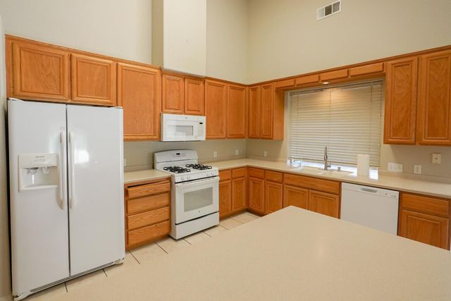 6625 River Mesa Dr, Riverbank, CA 95367