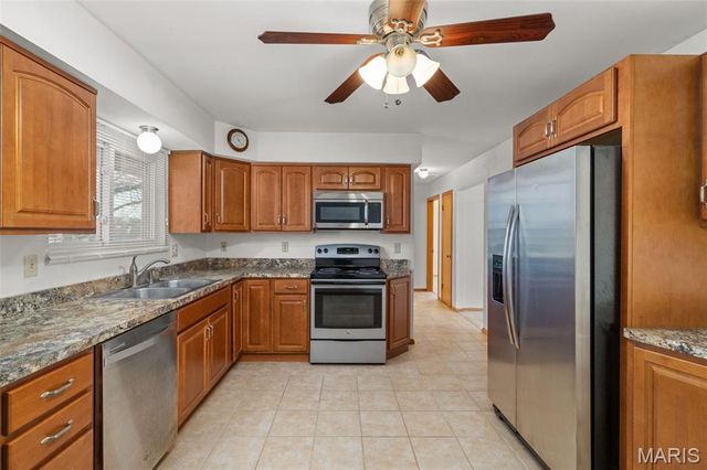 10556 Crecelius Drive, St Louis, MO 63123