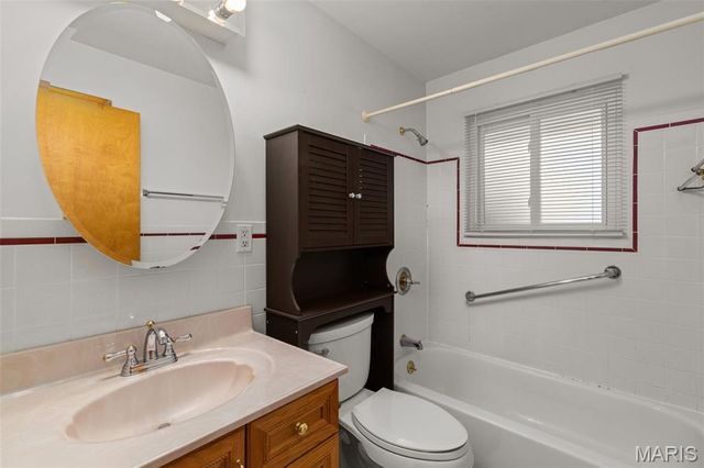 10556 Crecelius Drive, St Louis, MO 63123