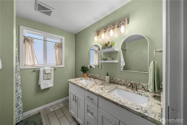 14314 110th Avenue Ct E, Puyallup, WA 98374