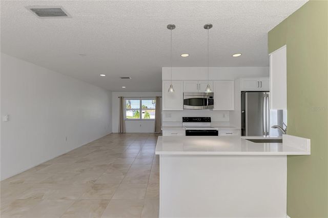 31 OAKLAND HILLS COURT, Rotonda West, FL 33947